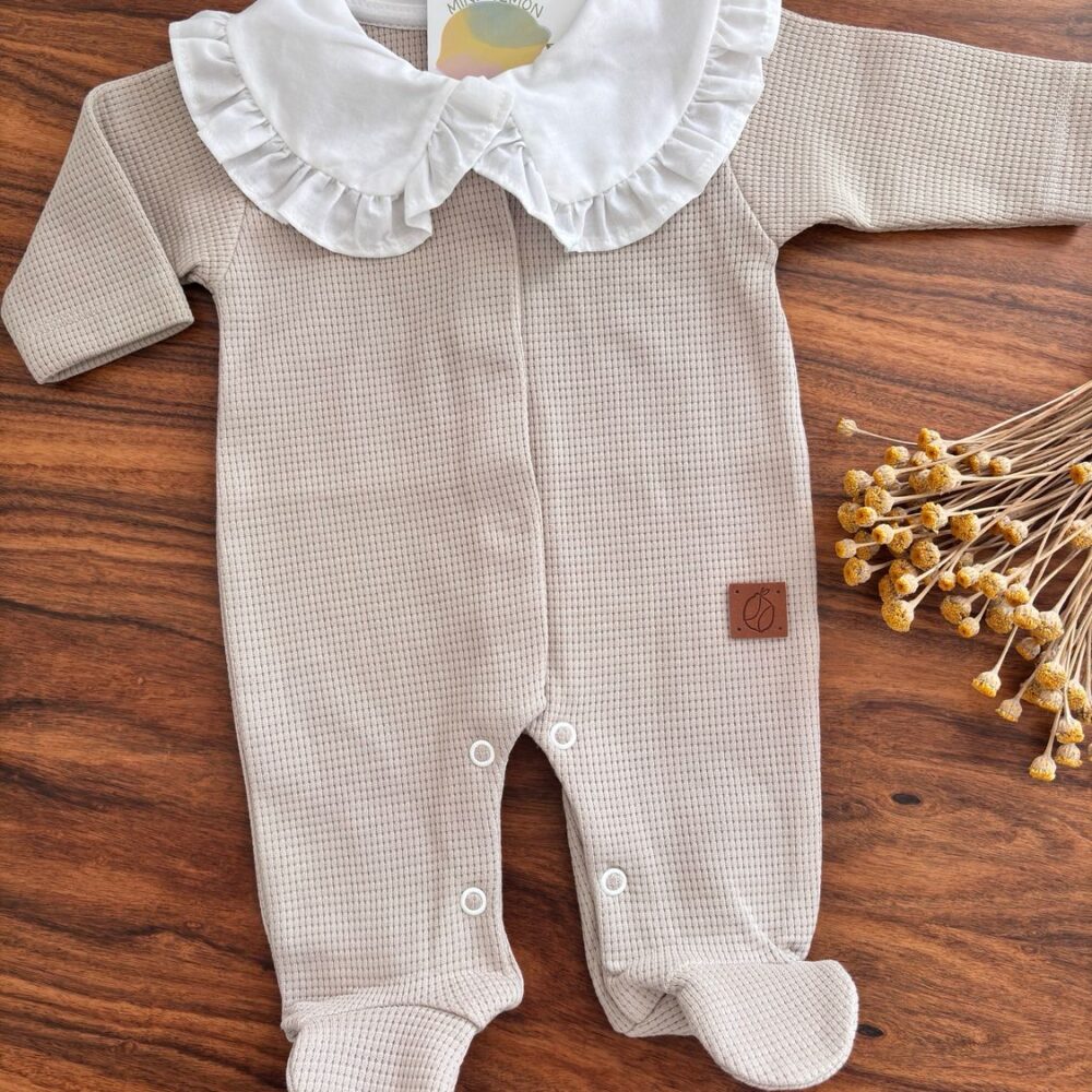 Babygrow Limãozinho folho wafle bege